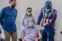 Kakek 104 Tahun Jadi Penerima Vaksin COVID-19 Tertua di Indonesia, Tercatat di Rekor MuRI