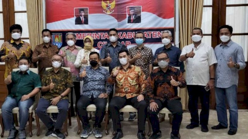 Rombongan PT Semen Tonasa dan Pemerintah Kabupaten (Pemkab) Pangkep dalam kunjungan kerja di Kabupaten Cilacap, Jawa Tengah.