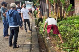 Camat Biringkanya Turun Langsung Bersama Warga Lakukan Kegiatan 