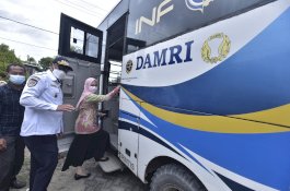 Bupati Luwu Utara Jajal Malangke Barat dengan DAMRI