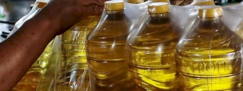 Ibu-Ibu, Hari Ini Minyak Goreng Rp14.000 Mulai Dijual di Pasar Tradisional