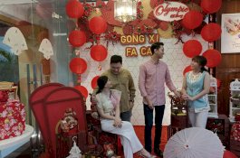 Jelang Imlek Toko Roti dan Kue Olympic Bakery Bagi-bagi Hampers