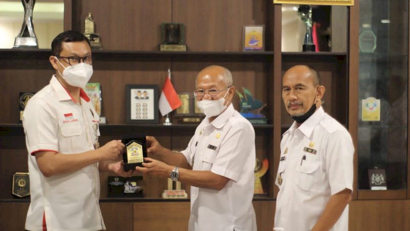 Bupati Jeneponto, Iksan Iskandar menerima kunjungan kerja dari Kementrian Koordinator Bidang Politik, Hukum dan Keamanan Republik Indonesia, Rabu (26/1/2022) bertempat di Ruang Rapat Bupati Jeneponto.