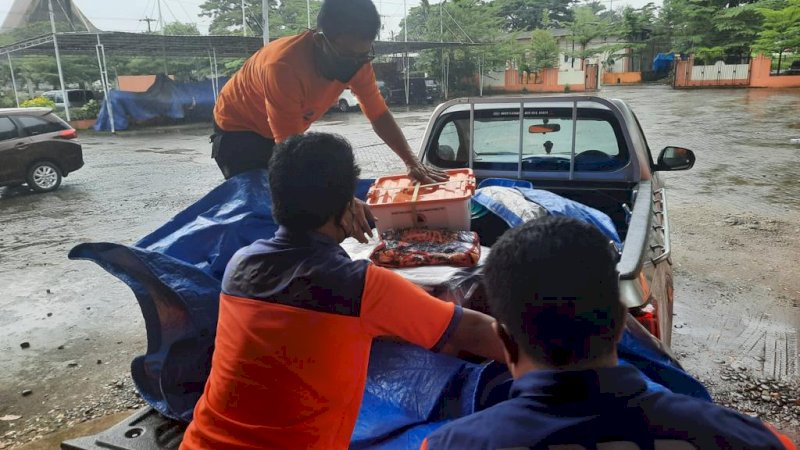 Pelaksana Tugas (Plt) Gubernur Sulsel, Andi Sudirman Sulaiman memerintahkan Badan Penanggulangan Bencana Daerah (BPBD) Sulsel untuk mengirimkan bantuan kepada korban kebakaran di Kabupaten Bone dan Pangkep. 