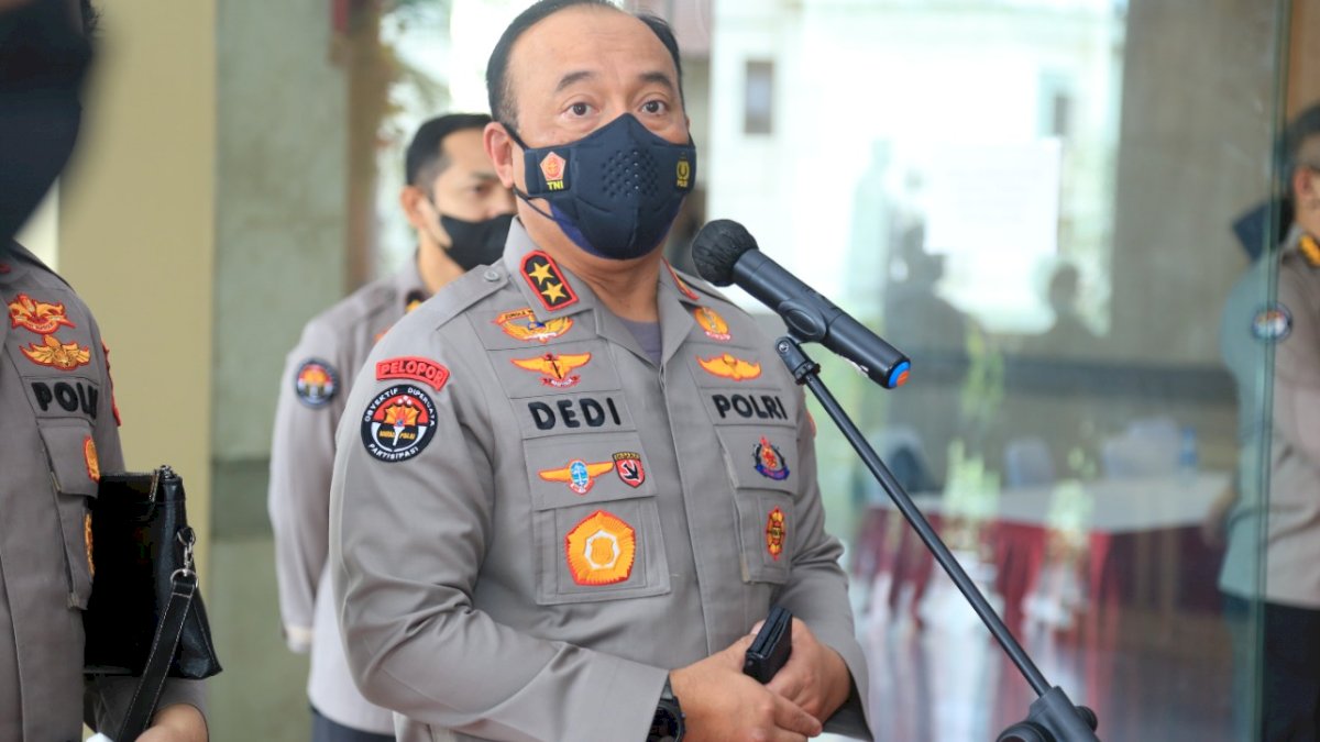 Potret Inovasi dan Prestasi Satu Tahun Kepemimpinan Jenderal Listyo Sigit Dalam Buku Wajah Polisi Presisi