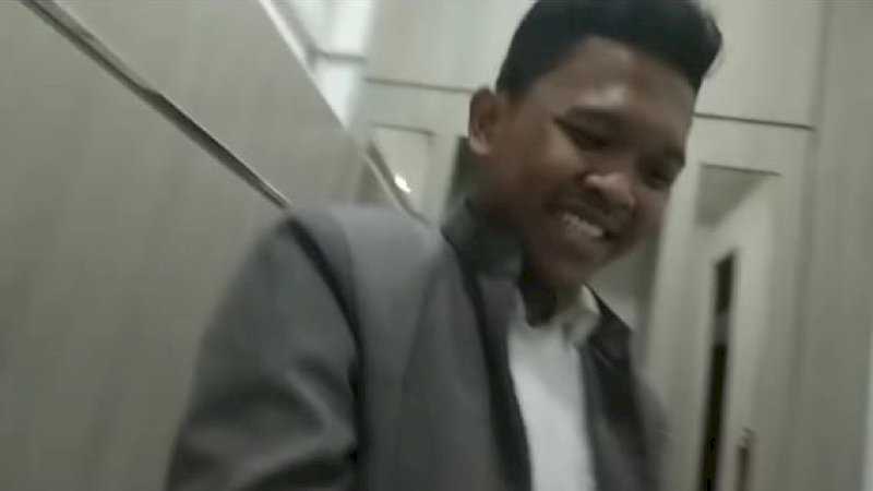 Sosok pemuda hafiz Al-Qur'an yang ditawari jadi polisi. (Foto: Tangkapan layar video Instagram @andreli_48)