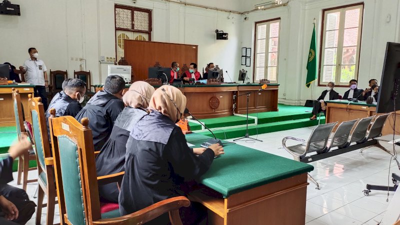 Sidang perdana 13 terdakwa kasus dugaan Tindak Pidana Korupsi RS Batua Makassar di PN Makassar, Senin 31/1/2022.
