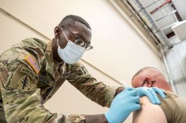 Militer Amerika Serikat Akan Pecat Tentara yang Tak Divaksinasi COVID-19