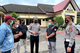 Polres Takalar Sosialisasikan Tertib Lalulintas ke Sopir Ambulance 