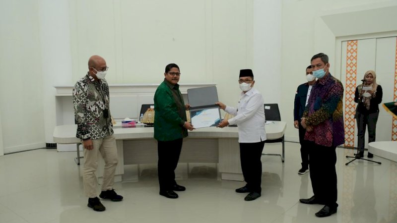 Wali Kota Palopo Terima TPID Award dari Bank Indonesia