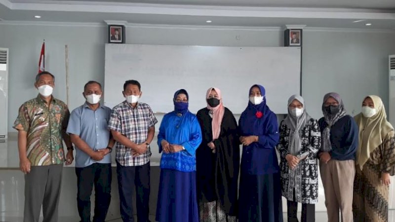 Bupati Buton Utara, M. Ridwan Zakariah, bersama rombongan berada di Kota Parepare, Sulawesi Selatan, Jumat (4/2/2022).