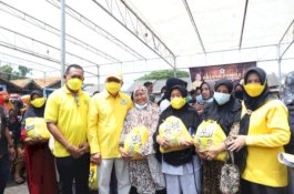 Gandeng Bank Sulselbar, Golkar Sulsel Bantu 300 Korban Kebakaran Pasar Sentral Sinjai