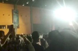 Konser Musik di Makassar Langgar Prokes, Petugas Padamkan Listrik, Penonton Lempari Petugas