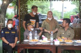 Usai Tinjau Lokasi Tanam Jagung, Mentan SYL Mampir di Cafe O Jeneponto