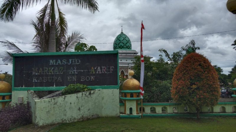 Masjid Al Markaz Al Maarif Kabupaten Bone