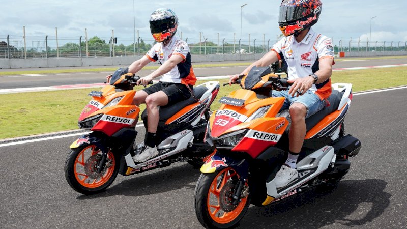 New Honda Vario 160 didesain spesial untuk mendukung Repsol Honda Team selama menjalani balapan MotoGP di Indonesia.