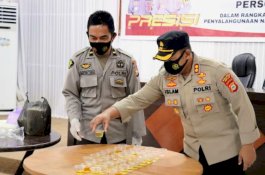 Antisipasi Penyalahgunaan Narkoba, Kapolres Wajo Dadakan Tes Urine Personel