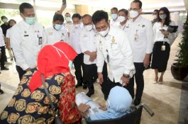 Kementan Buka Vaksin Booster, SYL: Kita Bantu Negara Putus Penyebaran Omicron
