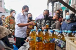 Wali Kota Makassar Dampingi Menteri Perdagangan Pantau Minyak Goreng di Pasar Tradisional