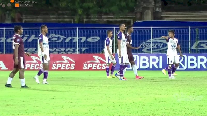 PSM Makassar vs Persita Tangerang ( foto tangkapan layar video) 