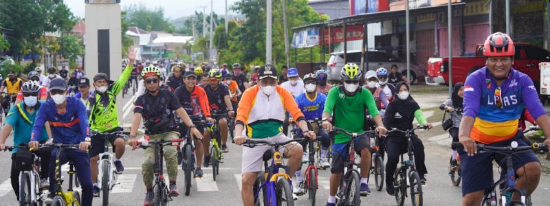 Ratusan Warga Ikut Sepeda Santai Peringati Hari Jadi Kabupaten Barru