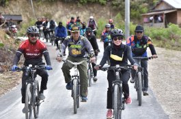 Bupati Luwu Utara Weekend di Objek Wisata Ampolo