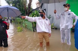 Gerak Cepat, Camat Biringkanaya Turun Langsung Pantau Kondisi Warganya yang Terdampak Banjir