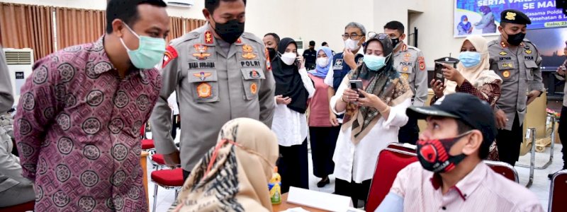 Kapolda Sulsel dan Andi Sudirman Tinjau Vaksinasi Booster Presisi