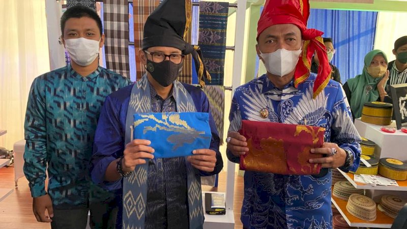Bangga Buatan Indonesia, Menteri Pariwisata Pamerkan Produksi Sutera Khas Wajo