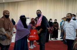 Baksos BUMN, Semen Tonasa Salurkan 500 Paket Sembako Bagi Warga Kurang Mampu di Gowa