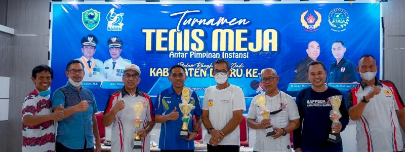 Kalahkan Ketua KONI, Kepala Kemenag Barru Juara Tenis Meja HUT Ke-62 Barru