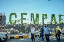 Berbincang dengan Anak-Anak di Anjungan Cempae, Taufan Pawe Janji Tambah Wahana Bermain