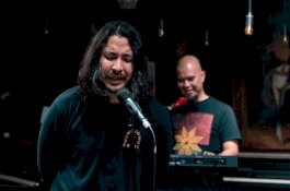 Woow... Ello Resmi Jadi Vokalis Dewa 19