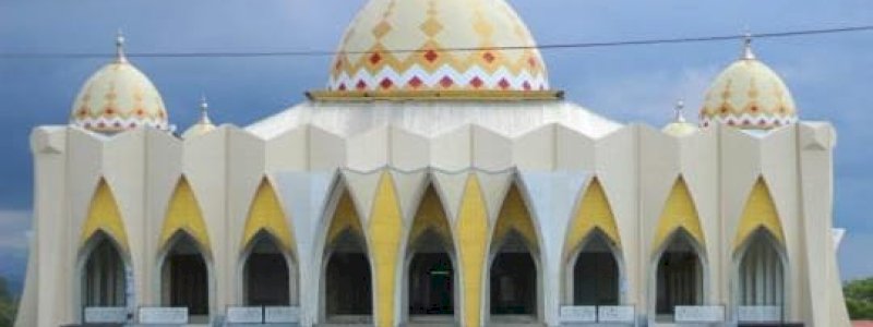 Andi Sudirman Resmikan Islamic Center Sinjai