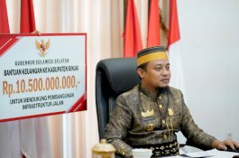 Andi Sudirman Berikan Bantuan Keuangan untuk Kabupaten Sinjai Rp10,5 Miliar