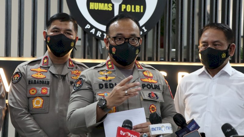 Kepala Divisi Humas Polri Irjen Dedi Prasetyo menegaskan kasus yang menjerat Nurhayati, Kepala Urusan Keuangan Desa Citemu, Kabupaten Cirebon dihentikan atau tak dilanjutkan. Selasa (1/3/2022) 