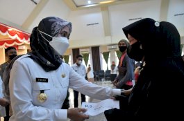 Bupati Luwu Utara Kembali Serahkan Kunci Huntap untuk Korban Banjir Bandang