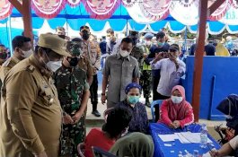 Bupati Maros Chaidir Syam Tinjau Lokasi Lokasi Vaksinasi di Kantor BRI