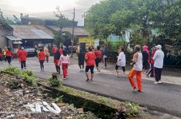 Rutin Gelar Jumat Bersih dan Minggu Sehat, Camat Biringkanaya: Semua Elemen Bersinergi Ciptakan Lingkungan yang Nyaman