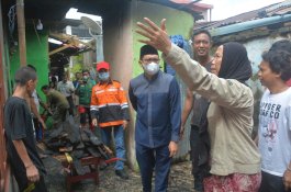 Baznas Makassar Beri Bantuan kepada Korban Kebakaran di Rappocini
