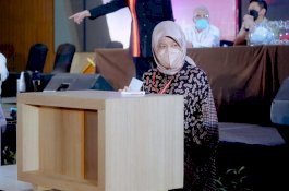 Ketua IKA FKG Unhas Hasnah Syam Beri Selamat kepada Ketua IKA Unhas Terpilih Andi Amran Sulaiman