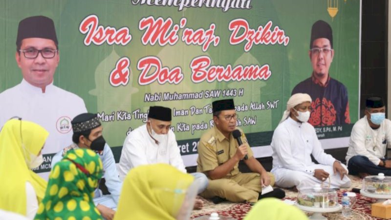 Wali Kota Makassar, Moh Ramdhan "Danny" Pomanto, menghadiri doa dan zikir peringatan Isra Mikraj yang digelar pengurus wilayah Masyarakat Cinta Mesjid Indonesia (MCMI) Sulawesi Selatan dan Kota Makassar, Senin (7/3/2022).
