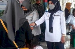 Sesuai Perda, Dishub Makassar Tarik Retribusi di Dermaga Kayu Bangkoa