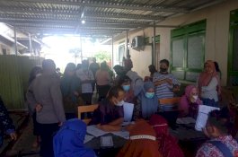 Warga Antusias Ikuti Vaksinasi di Puskesmas Tamalanrea