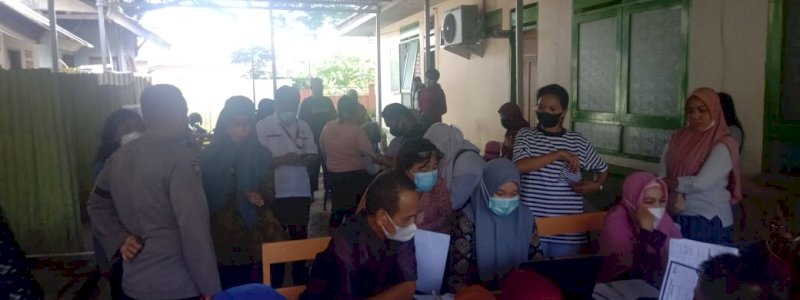 Warga Antusias Ikuti Vaksinasi di Puskesmas Tamalanrea