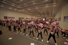 Sambil Senam, Ratusan Perempuan di Solo Deklarasi La Nyalla Mattalitti Maju di Pilpres 2024