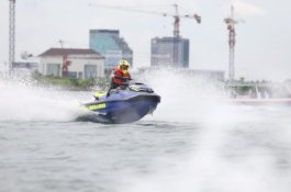 Taufan Pawe Promosikan Wisata Air Makassar lewat Jetski
