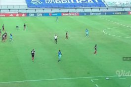 Babak Pertama PSM Vs Persela: Gol Wilkson Dibalas Gol Indah Pluim