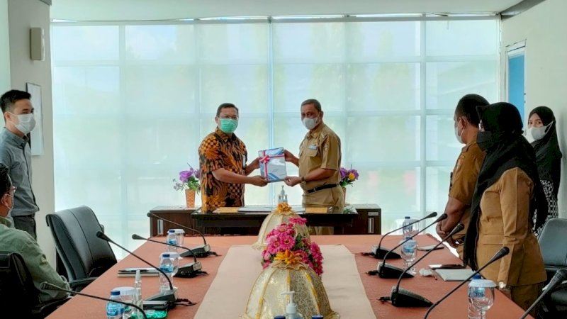 Penyerahan LKPD TA 2021 Wajo di Kantor BPK RI Perwakilan Sulsel, Kota Makassar, Selasa (15/3/2022). 