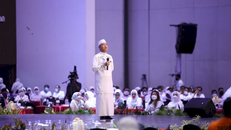 Ustadz Das’ad Latif  bawakan ceramah di Rapat Koordinasi Khusus (Rakorsus) 2022 Pemerintah Kota Makassar yang di adakan di Hotel Sheraton, Selasa (15/3/2022) 